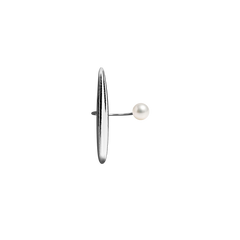 Lera Treyger Gyosho ring in sterling silver, elongated almond-shaped band with freshwater pearl side accent, studio shot