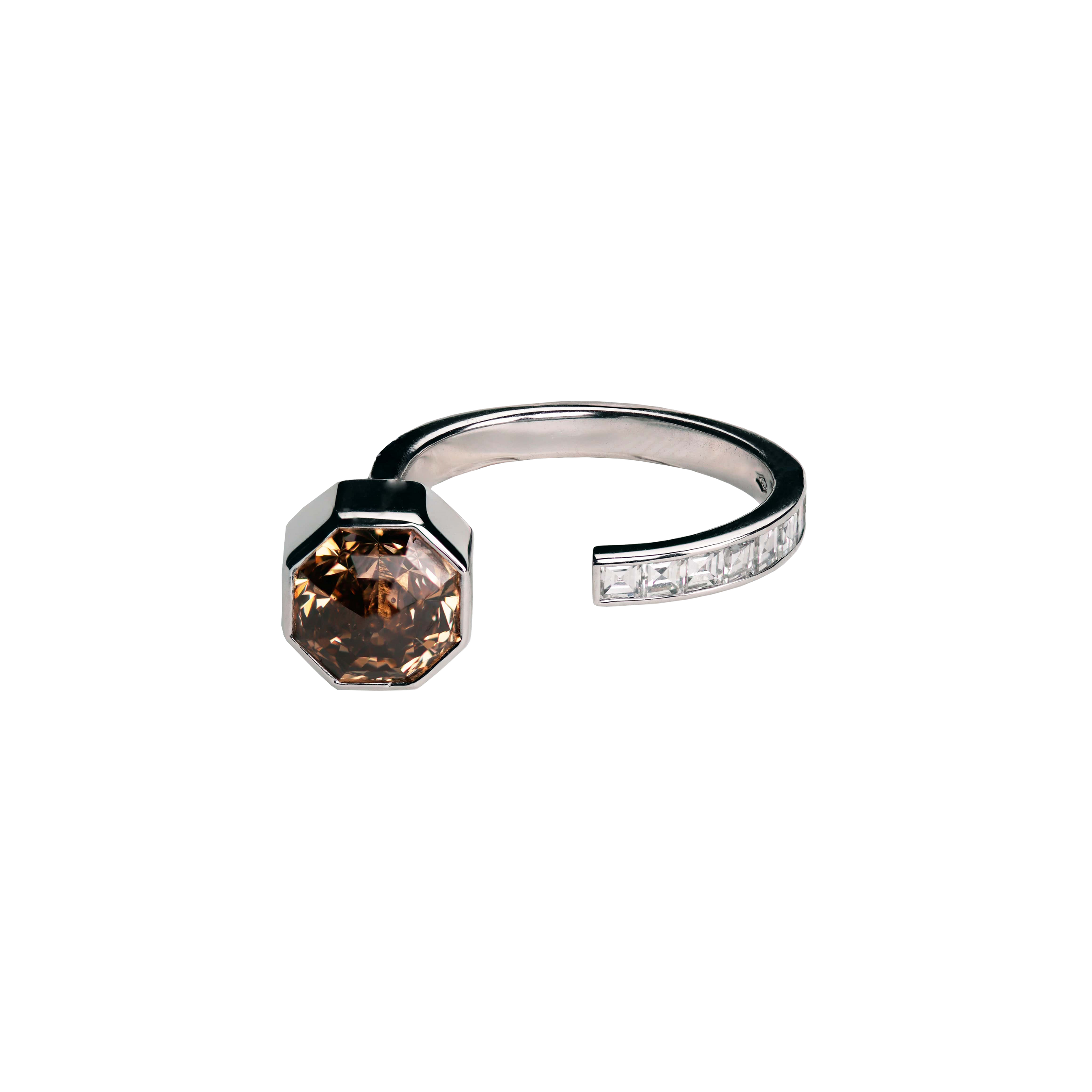 Lera Treyger Ukiyo n 4 — handcrafted ring from Antwerp